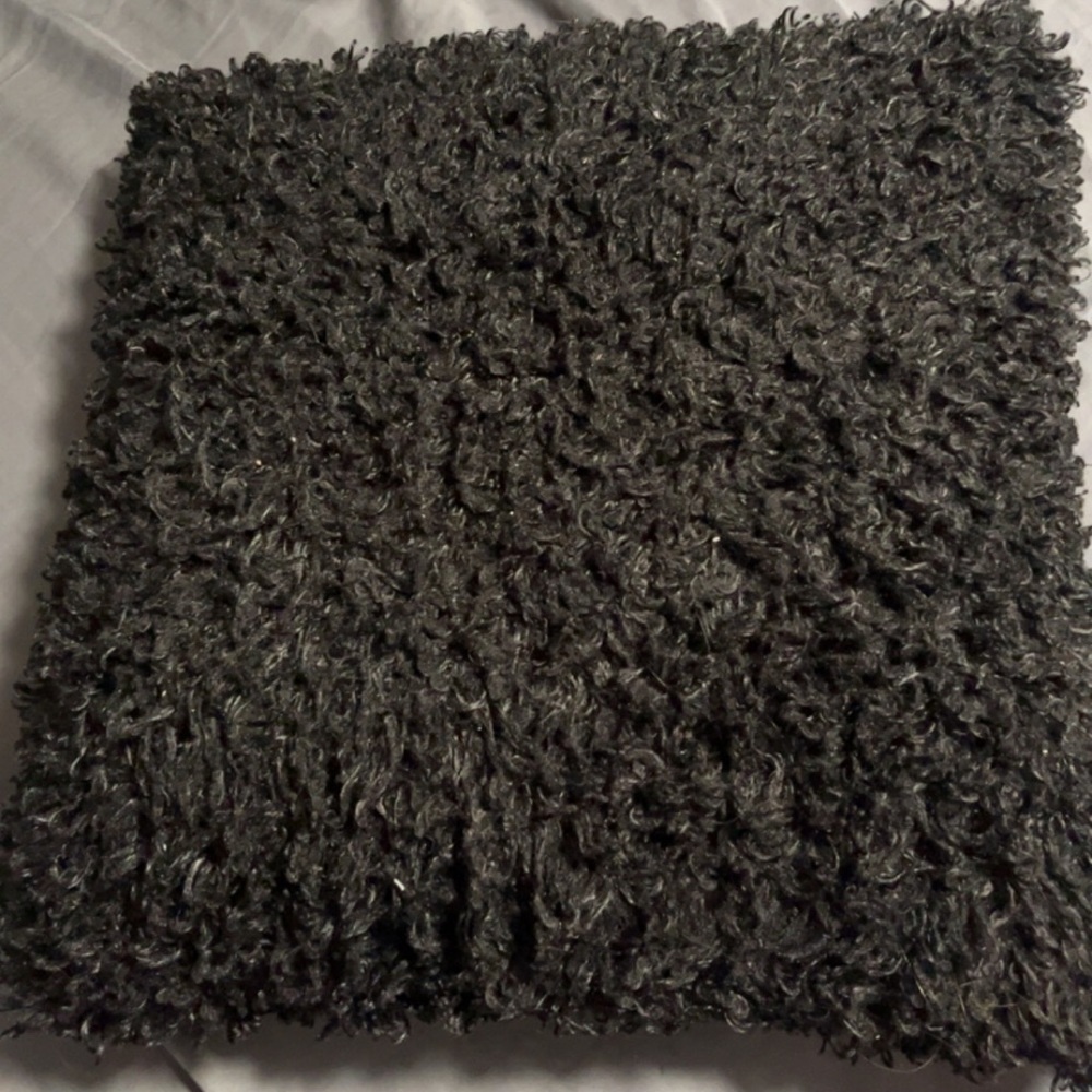 pillow - Picture 2 of 2
